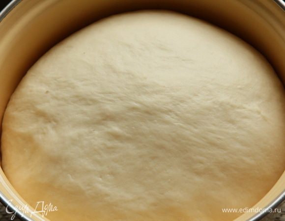 Через 1,5 часа тесто наше подошло почти под крышку и выглядело очень замечательно! Тут я уже поняла, что хлеб удался.