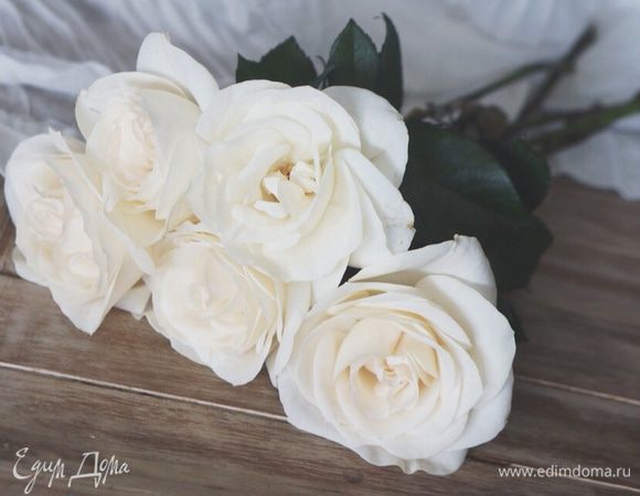 Поставить в холодильник до застывания на пару часов (у меня стоял всю ночь).