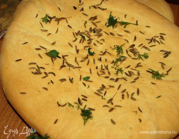 Подавать лепешки теплыми. 