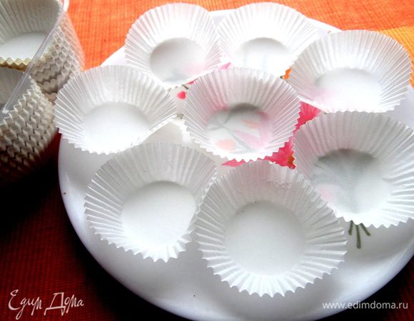 Ещё для оформления нужны вот такие одноразовые креманочки...Я их брала по две на порцию.