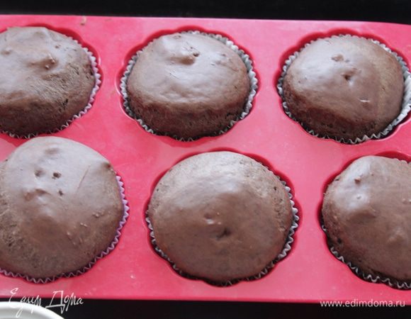 Выпекать 20-25 минут при 180-200 градусах. Остудить.