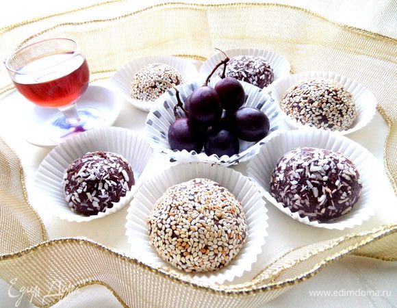 Рюмочку снова наполняем ликёром)))