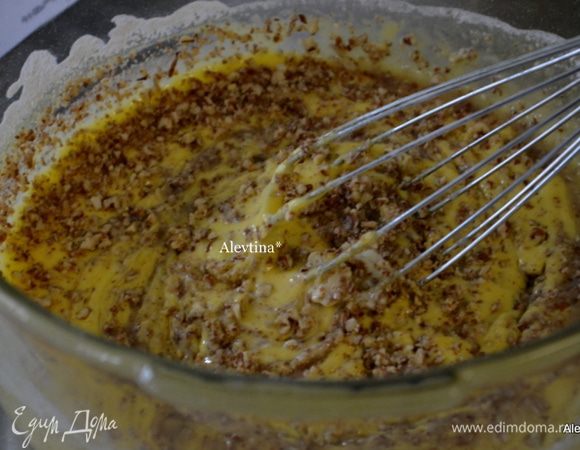 Затем добавить пекан в крошку, перемешать.
