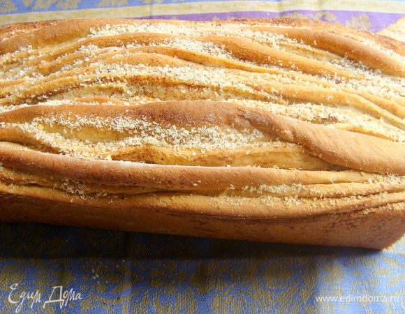 Вынуть из духовки, накрыть полотенцем, дать немного остыть, потом освободить от формы и оставить, опять накрыв полотенцем. Я, стараюсь оставить до утра.