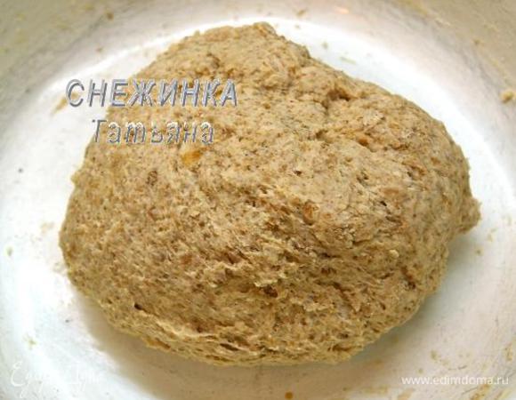 Вмешиваем тесто. Можно миксером с насадками для теста, потому что оно достаточно мягкое и слегка липкое.