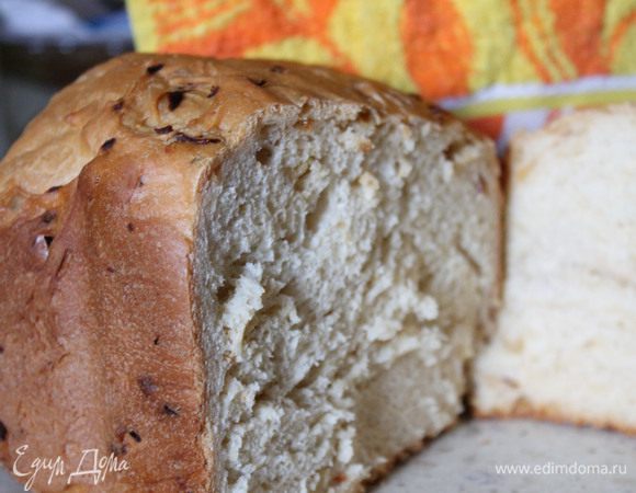 Когда хлебушек будет готов, вытряхнуть его из ведерка и оставить остывать на решетке. Получилось очень вкусно, нежный мякиш и хрустящая корочка с ароматными травами. Приятного аппетита!))