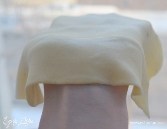 Раскатываем толщиной 3-4 мм.