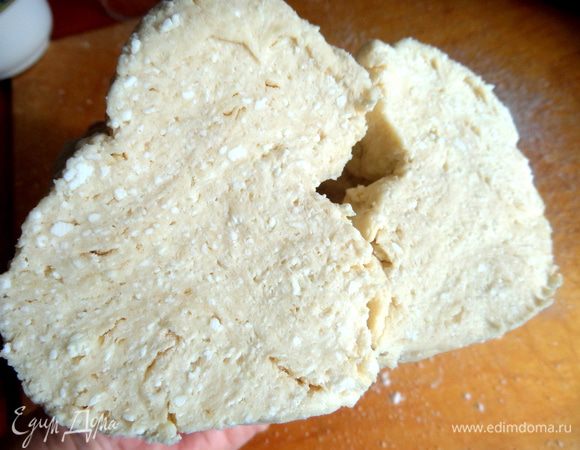 Отрезаем кусок теста...Вот такое оно в разрезе!