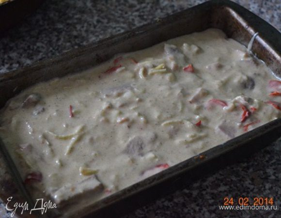 Вылить тесто в смазанную маслом прямоугольную форму