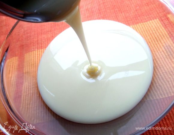 Ставим в СВЧ без крышки на мощность 700 Вт (у меня 750) на 2 минуты.