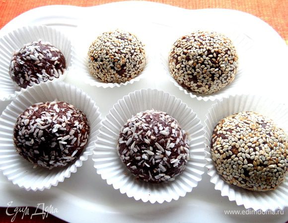 А вот и сами пирожные-конфетки: http://www.edimdoma.ru/retsepty/64864-shokoladnye-pirozhnye-s-fruktami