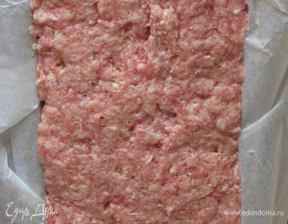 Сверху выложить оставшееся мясо.