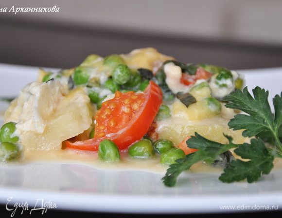 Подавать в горячем или теплом виде. Можно украсить петрушкой.