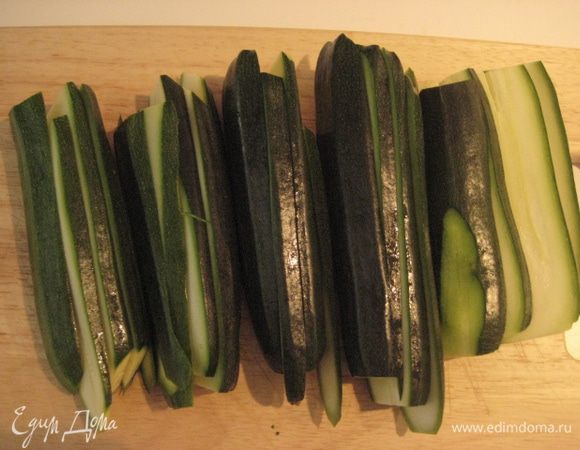 Кабачки порезать,