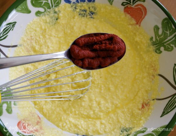 Добавить помидорный концентрат... 