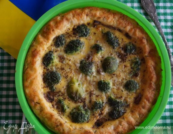 Вынимаем из духовки и подаем горячей к столу. Очень вкусно со сметаной. Предлагаю попробовать всем!