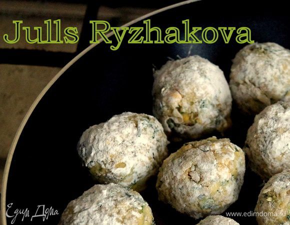 Обжарьте в большом количестве оливкового масла.
Подавать с кунжутной пастой тахини