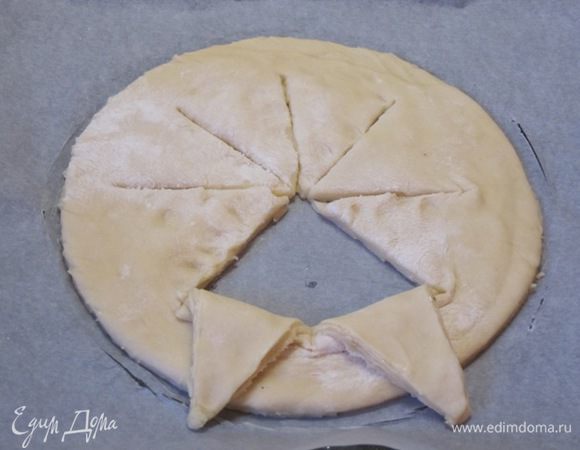 Достать лепестки с 5-слойным тестом наружу.