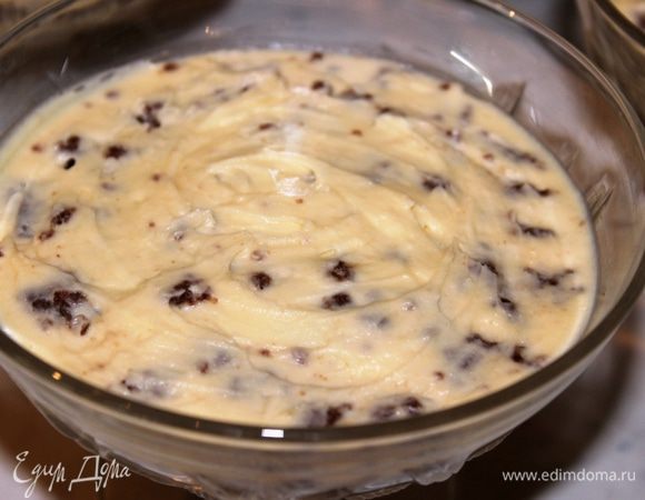 Нанести остаток крема и разровнять его. Поставить в холодильник.