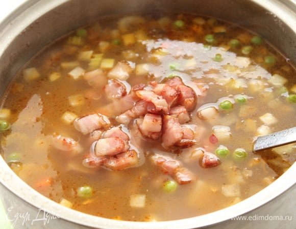 Грудинку...Томить до готовности.