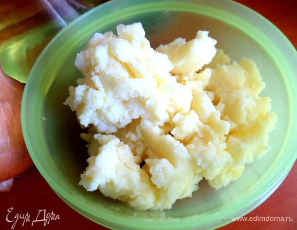 Пюре у меня осталось от гарнира...Постящимся нужно готовить его без масла и молока!