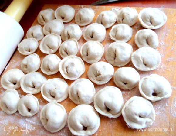 Лепим как обычные пельмешки. Начинки хватило на 34 шт.!