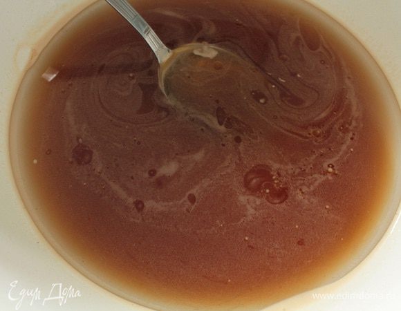 Добавить растительное масло,перемешать.