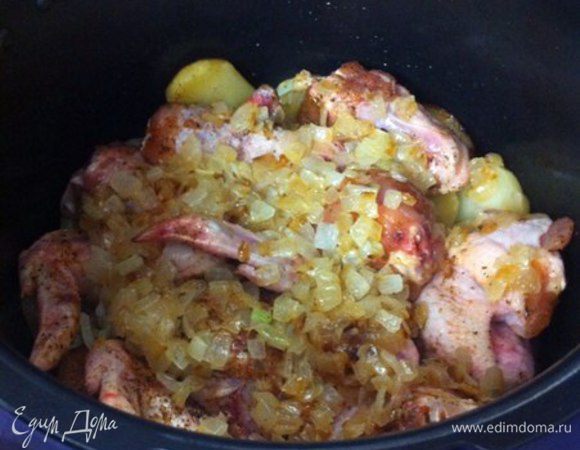 И добавляем, уже готовый, лук.