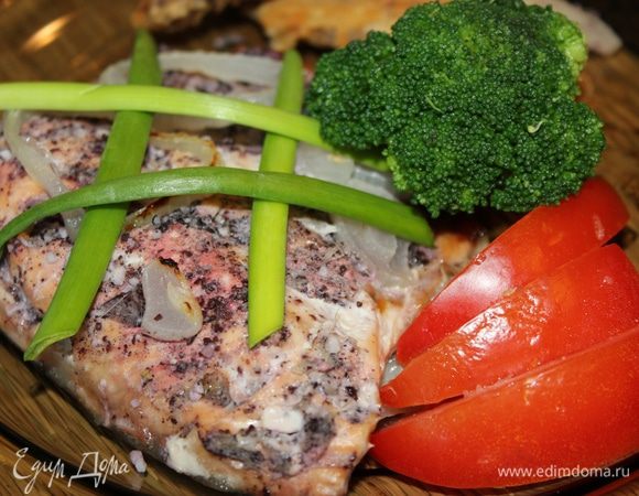 Рыба не плохо сочетается с рисом и овощами. 