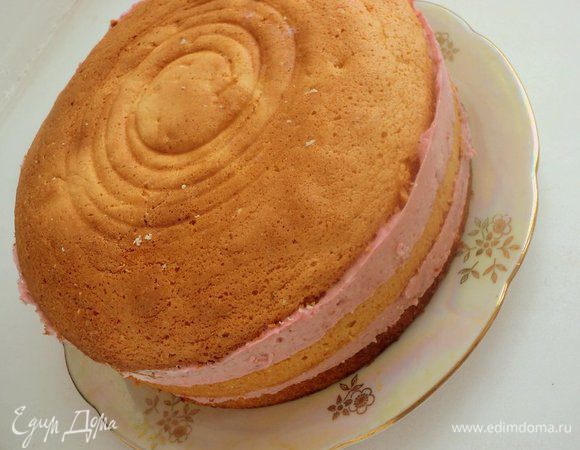 Поставить в холодильник для застывания крема.