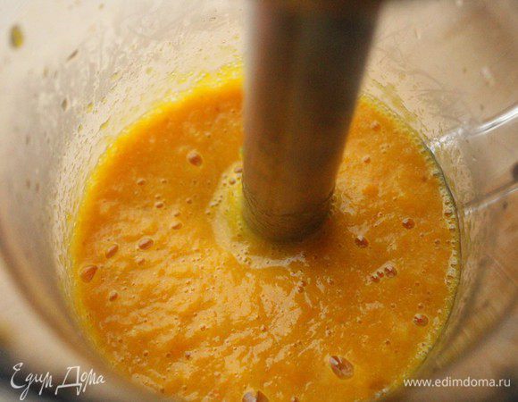 Пюрировать при помощи блендера.