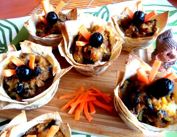 И дружно хрустим всем под грибной супчик)))) Да, и в остывшем виде корзиночки хороши!!! Угощаюююю))))