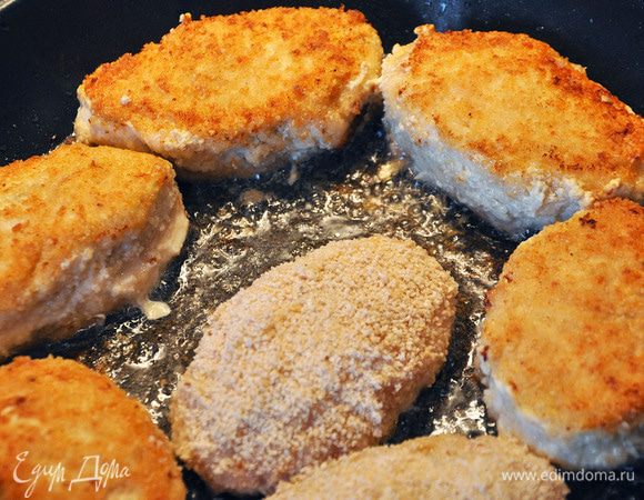 Обжарить на сковороде с 2 сторон.