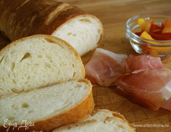 А еще на днях делала такой молочный батон от Алены http://www.edimdoma.ru/retsepty/64977-baton-molochnyy Тоже напомнил мне хлеб из детства! Нежный и "уютный" батон получился. Старшей дочке пришелся особенно по вкусу! )))