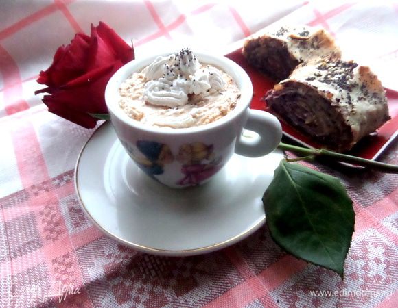 Сверху я присыпала маком,но это так...больше для красоты)))