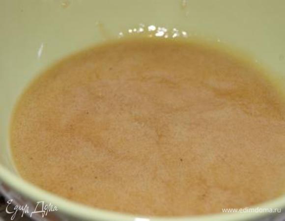 Лимонный крем процедить через сито, остудить, накрыть пленкой и отправить в холодильник на пару часов.