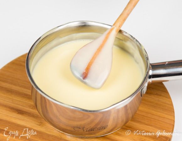 Грушевый крем: Приготовить английский заварной крем (Crème anglaise à la vanille) из ингредиентов, указанных выше.