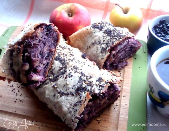 Оба варианта вкуснейшие)),честно!!!!! Верх хрустящий,а внутри пропитанный начинкой и насыщенный!!!