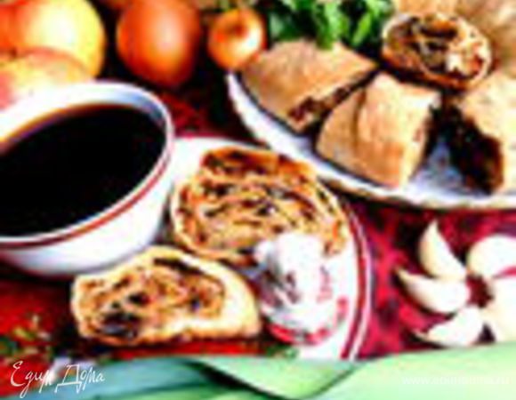 Но кто не нашёл лаваш в магазине,а штруделя постного хочется,то не расстраивайтесь,вот здесь у меня рецепт постного теста для штруделя: http://www.edimdoma.ru/retsepty/53310-hrustyaschiy-postnyy-shtrudel-s-aromatnoy-poleznoy-nachinkoy