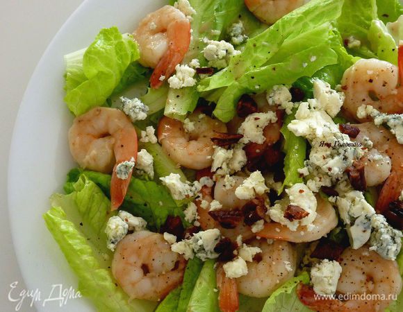 Пекан поломать и посыпать сверху на сыр. 
