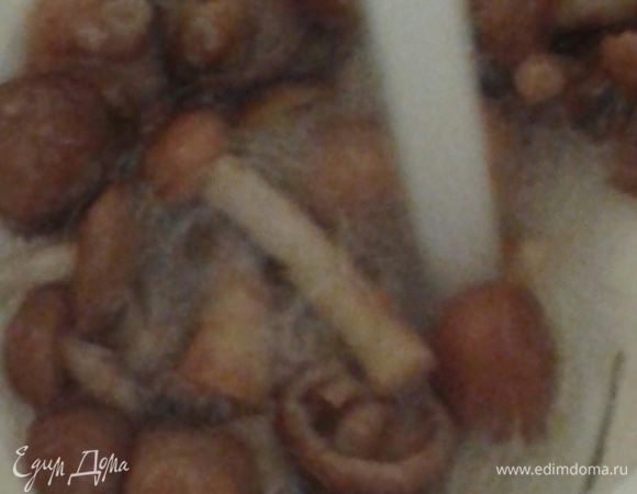 Замороженные опята разморозить, промыть под проточной водой. 