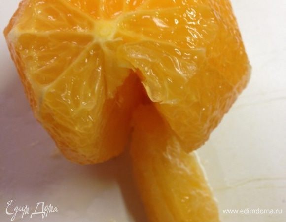 Нарежем его на дольки.