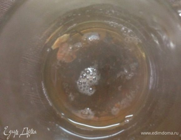 Для начала заварим ваш любимый чай (1 ч.л. на 0,5 стакана кипятка).