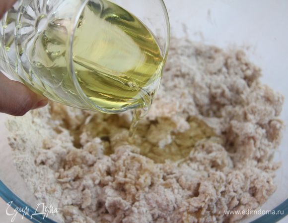 Добавить растительное масло (у меня масло из виноградных косточек).