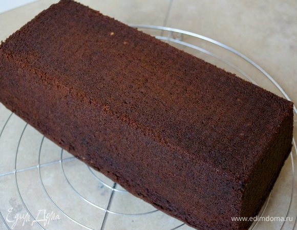 Готовый кекс остудить на решетке.