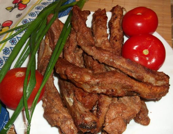 Через 40 минут можно снять фольгу и запекать мясо открытым, что бы подрумянилось.