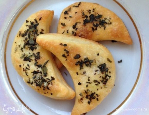 Эти с солью и базиликом.