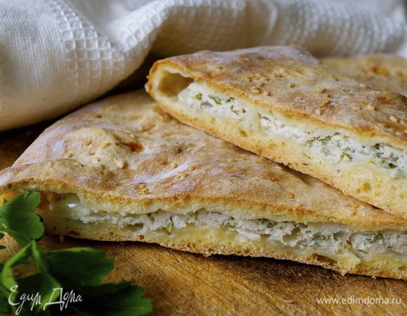 А еще хочу посоветовать вам другой очень уютный и домашний рецепт вкусного пирога от Стеллы... http://www.edimdoma.ru/retsepty/57049-myasnoy-pirog-na-kefire 