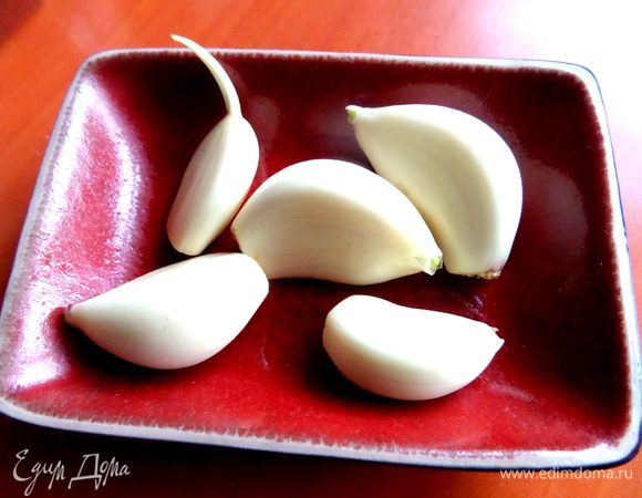 Чеснок-дело вкуса,но я люблю побольше)))