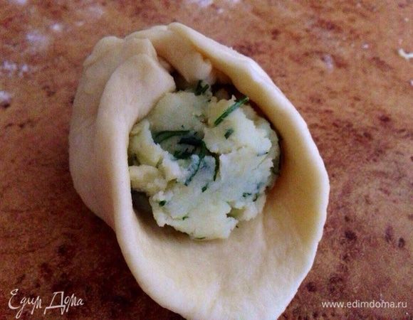 Собрать по кругу края.